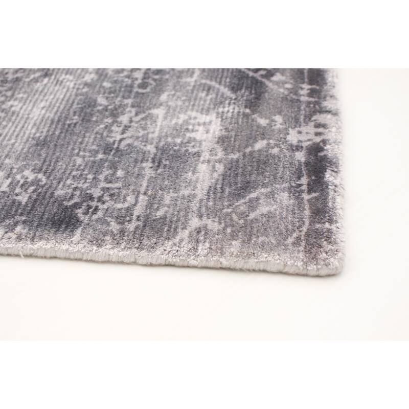 Hand Loomed Galleria Grey Viscose Rug 5'0 x 7'5/5'0" x 7'5" Bed