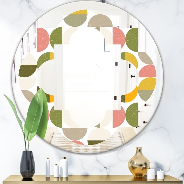 Designart 'Vintage Circular Design I' Modern Round or Oval Wall Mirror - Quatrefoil