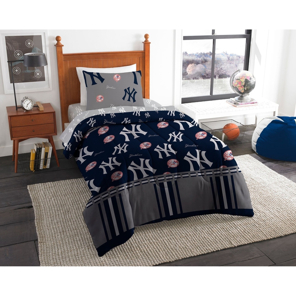 MLB 808 New York Yankees Twin Bed In a Bag Set