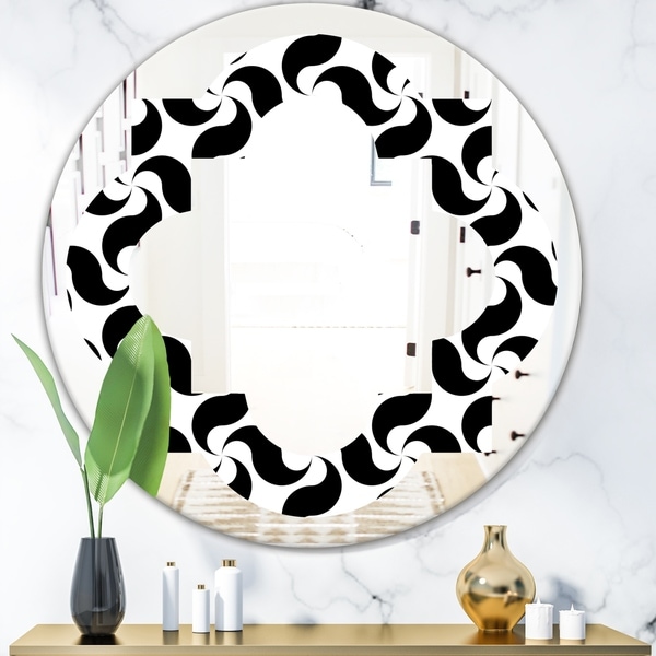 Designart 'Monochrome Geometric Pattern IV' Modern Round or Oval Wall Mirror - Quatrefoil
