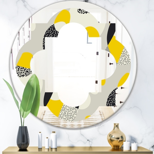 Designart 'Abstract Design Retro Pattern V' Modern Round or Oval Wall Mirror - Quatrefoil