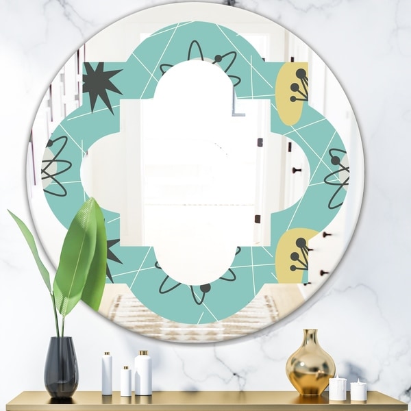Designart '1950 Retro Pattern I' Modern Round or Oval Wall Mirror - Quatrefoil