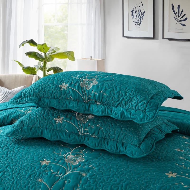 Embroidered Cotton Quilt Set