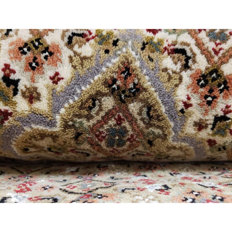 FineRugCollection One-of-A-Kind Fine Tabriz W/Silk Round Rug - 9'10" x 9'10"