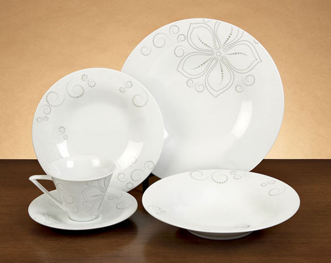 Americana 20 piece Dinnerware Set  