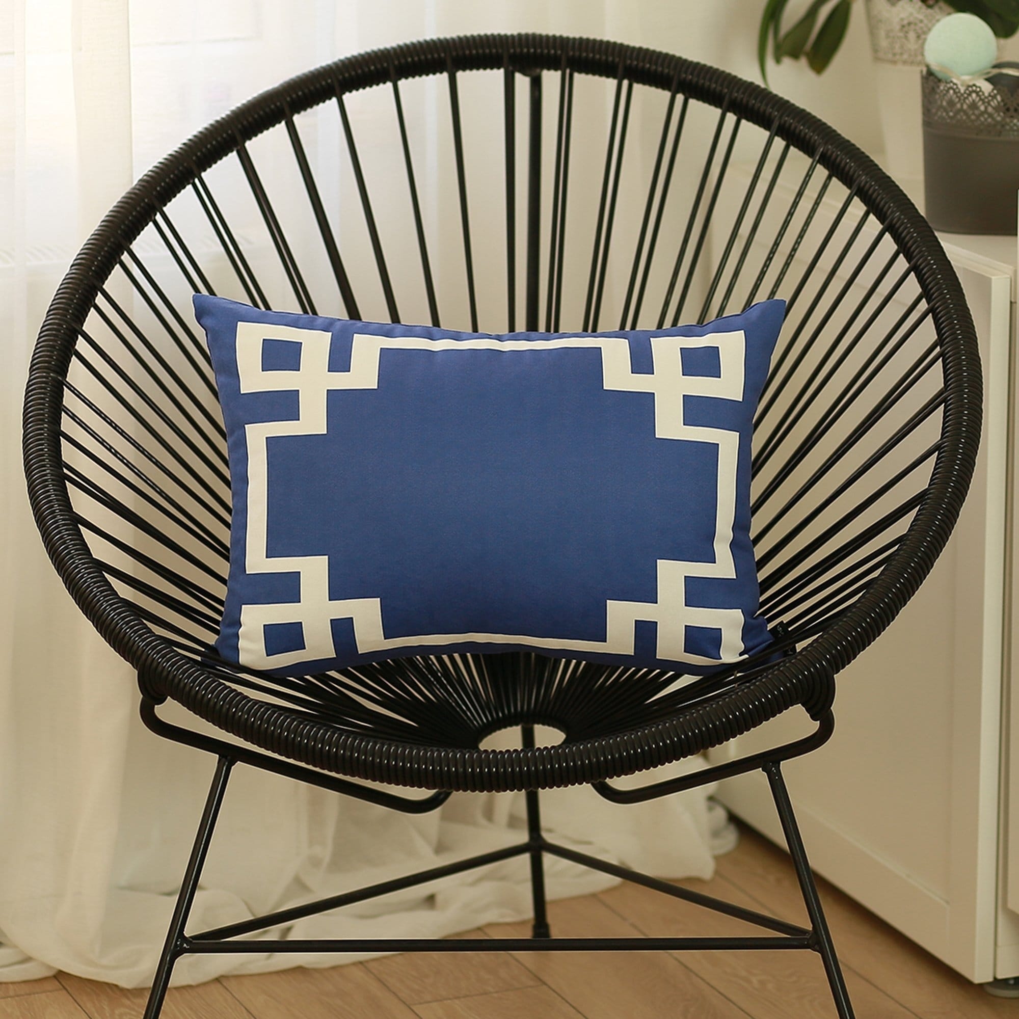 https://ak1.ostkcdn.com/images/products/30068481/Geometric-Greek-Key-Design-Printed-Decorative-Throw-Pillow-Cover-6885d6aa-d6ce-49ba-b3b3-c6c86b94b634.jpg