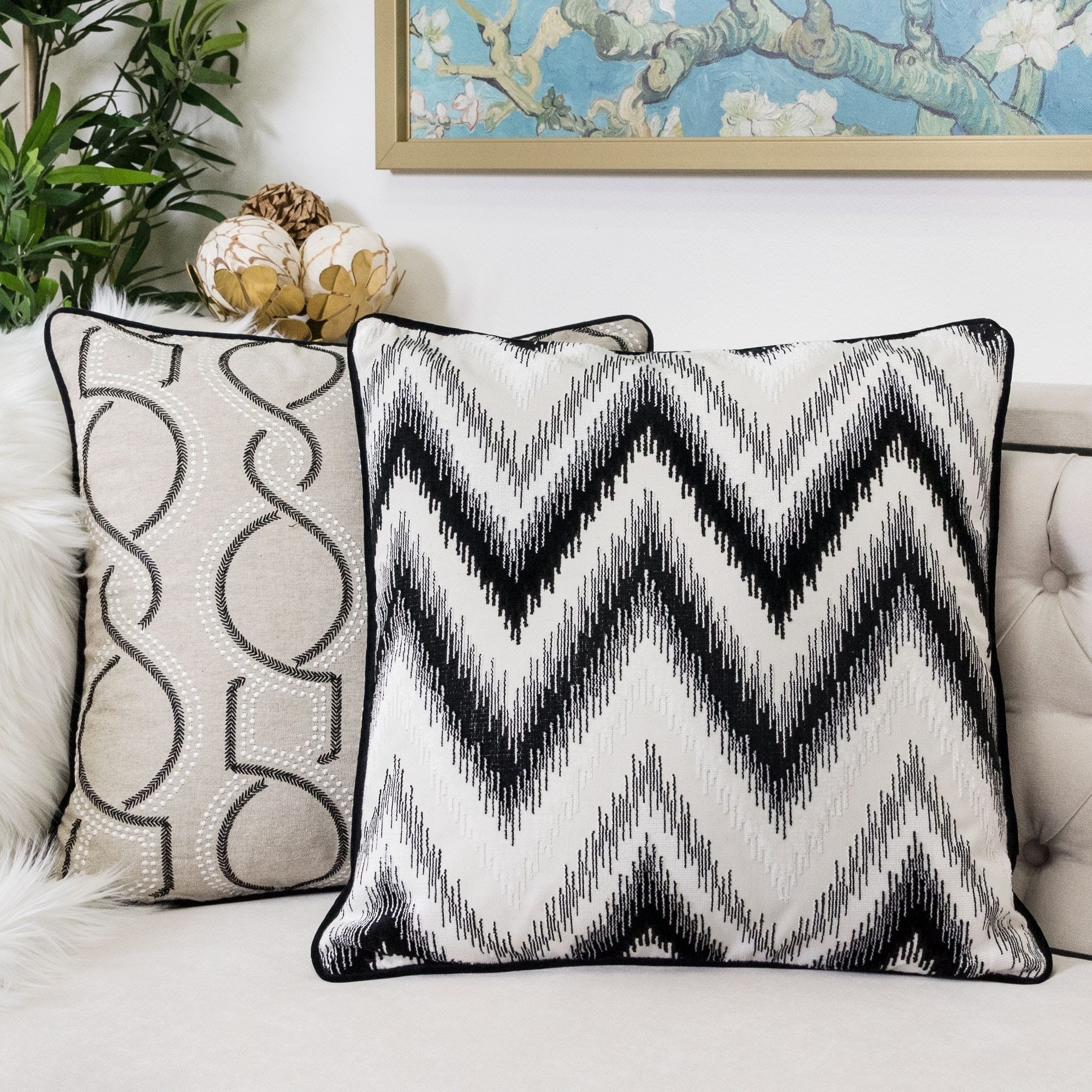 https://ak1.ostkcdn.com/images/products/30077357/Black-Series-Zig-Zag-Liner-Velvet-Large-Sofa-Couch-Pillow-01988974-b256-4054-8282-8032afbeefc6.jpg