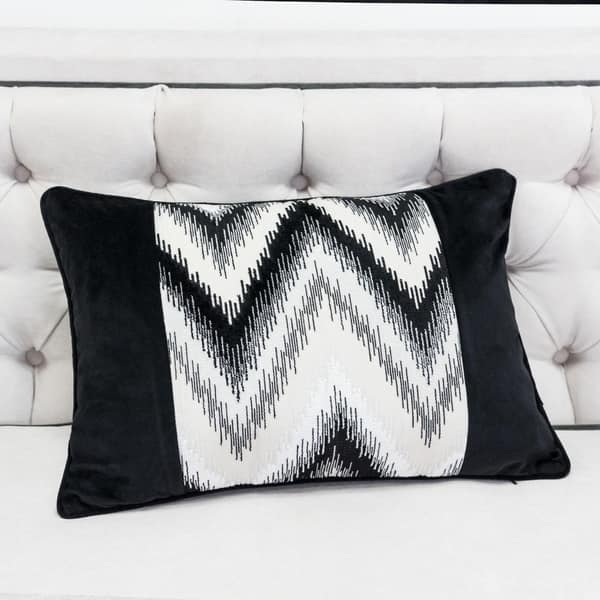 https://ak1.ostkcdn.com/images/products/30077357/Black-Series-Zig-Zag-Liner-Velvet-Large-Sofa-Couch-Pillow-a289d8d7-ed88-4394-b252-54ead80530bc_600.jpg?impolicy=medium