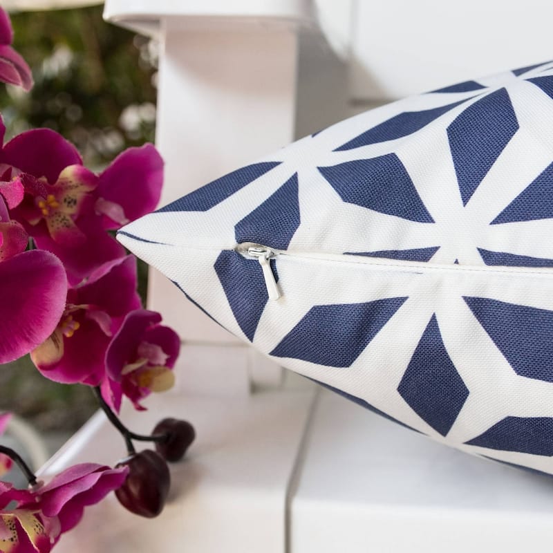 Outdoor Pillow, Aqua Crystal Grid