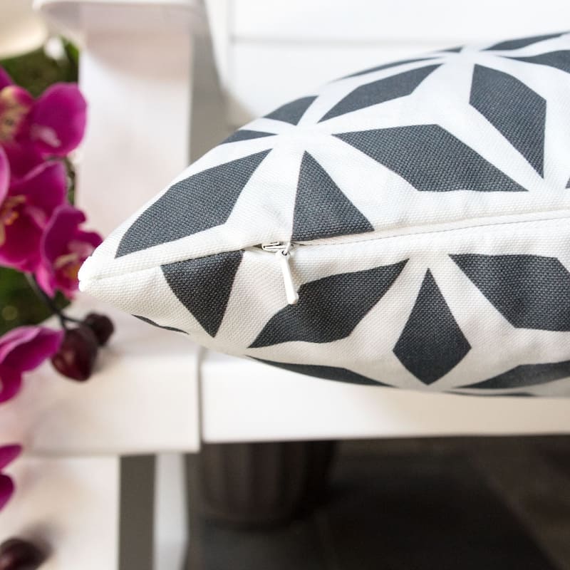Outdoor Pillow, Aqua Crystal Grid