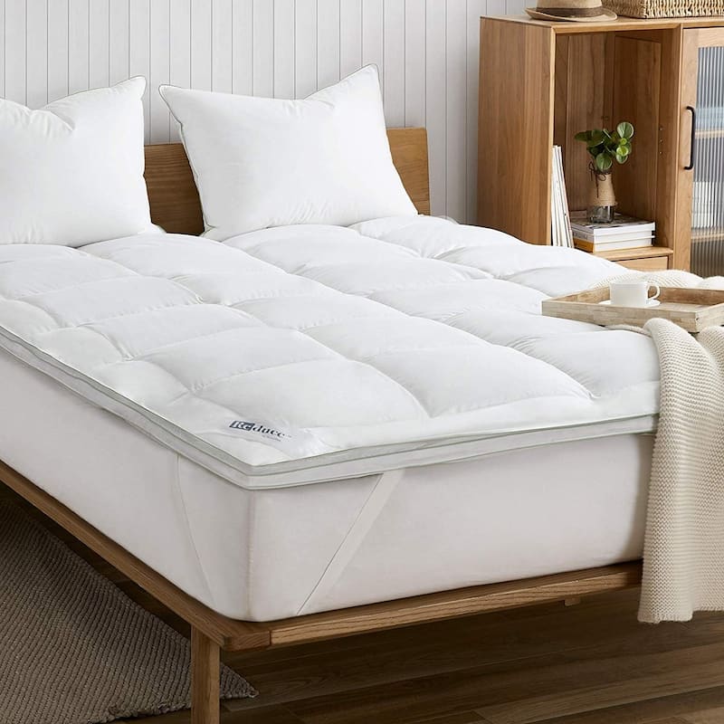 RE-DUCE - Revitalized Down Top Featherbed - White