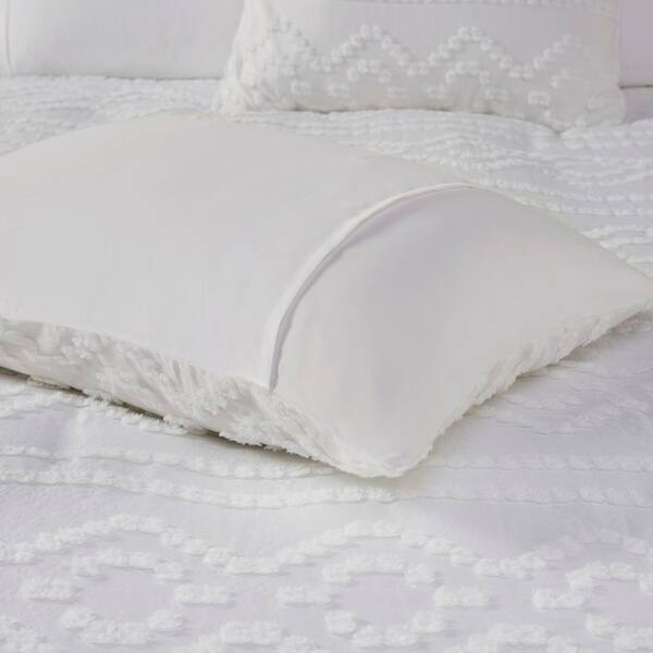 Shop Intelligent Design Whitney Solid Clipped Jacquard Duvet Cover