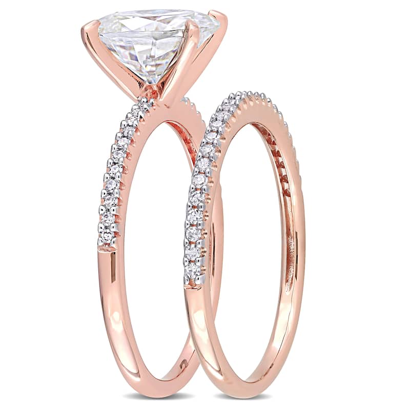 Miadora 2ct DEW Oval-Cut Moissanite and 1/4ct TDW Diamond Bridal Ring Set in 14k Rose Gold