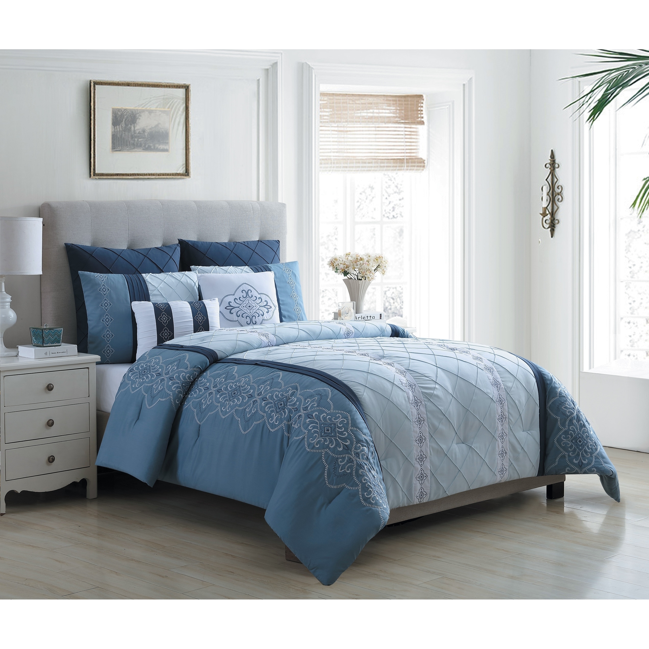 Shop Vcny Home Carmie Embroidered Medallion Comforter Set On