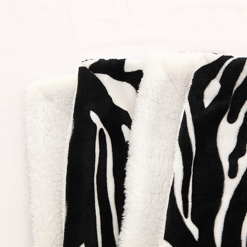 Elegant Comfort UltraPlush Micromink Sherpa-Backing Reversible Blanket