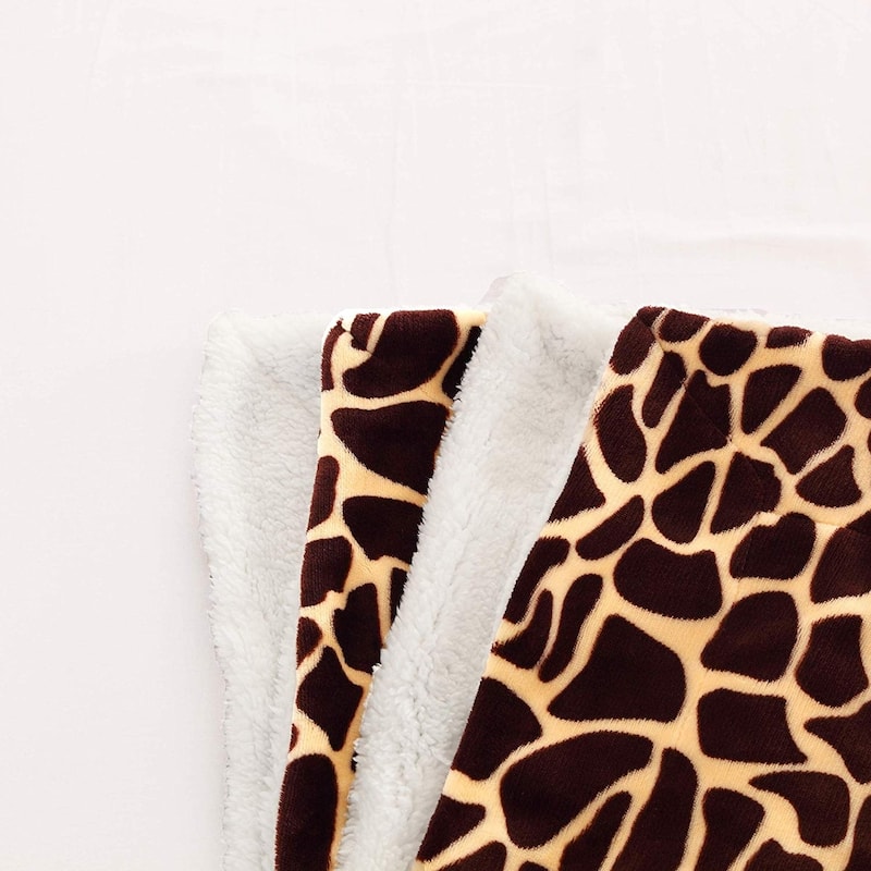 Elegant Comfort UltraPlush Micromink Sherpa-Backing Reversible Blanket