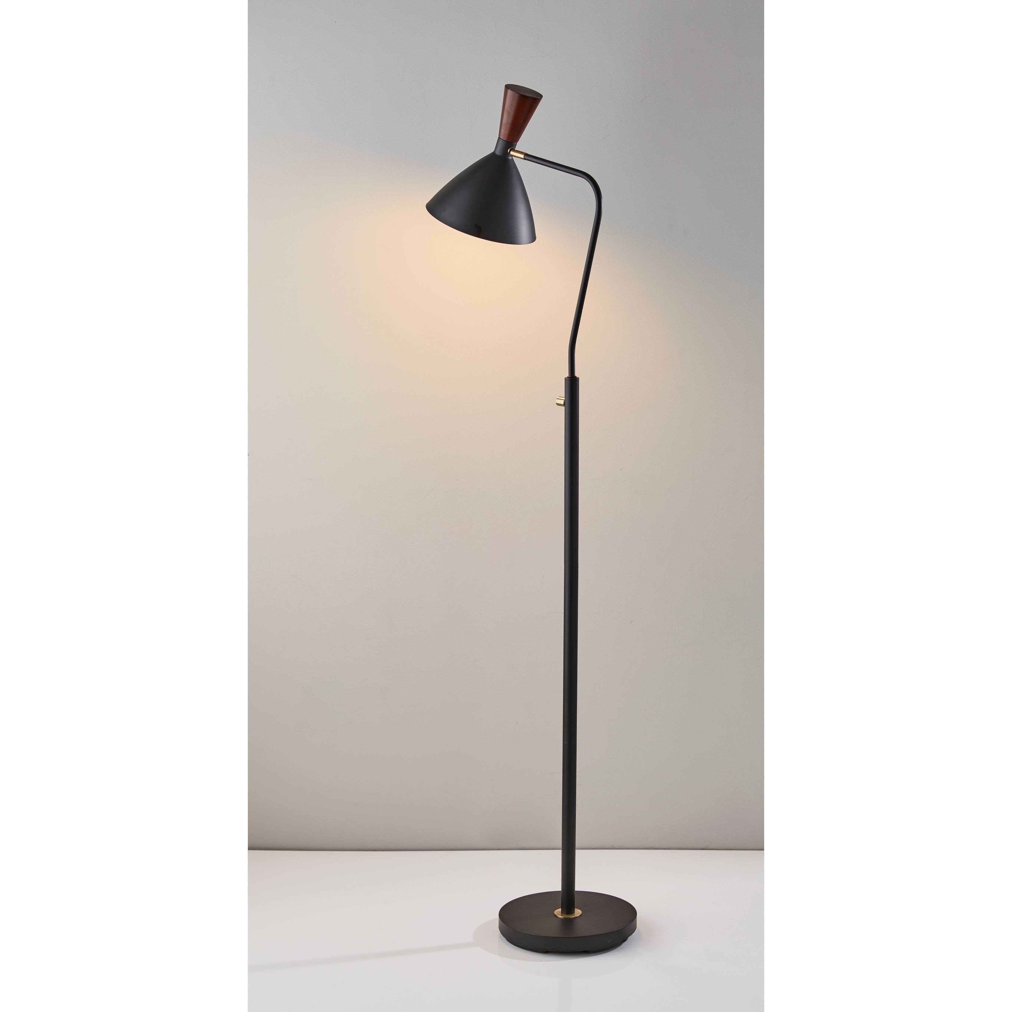 Carson Carrington Yllesta Black Floor Lamp Overstock 30233740