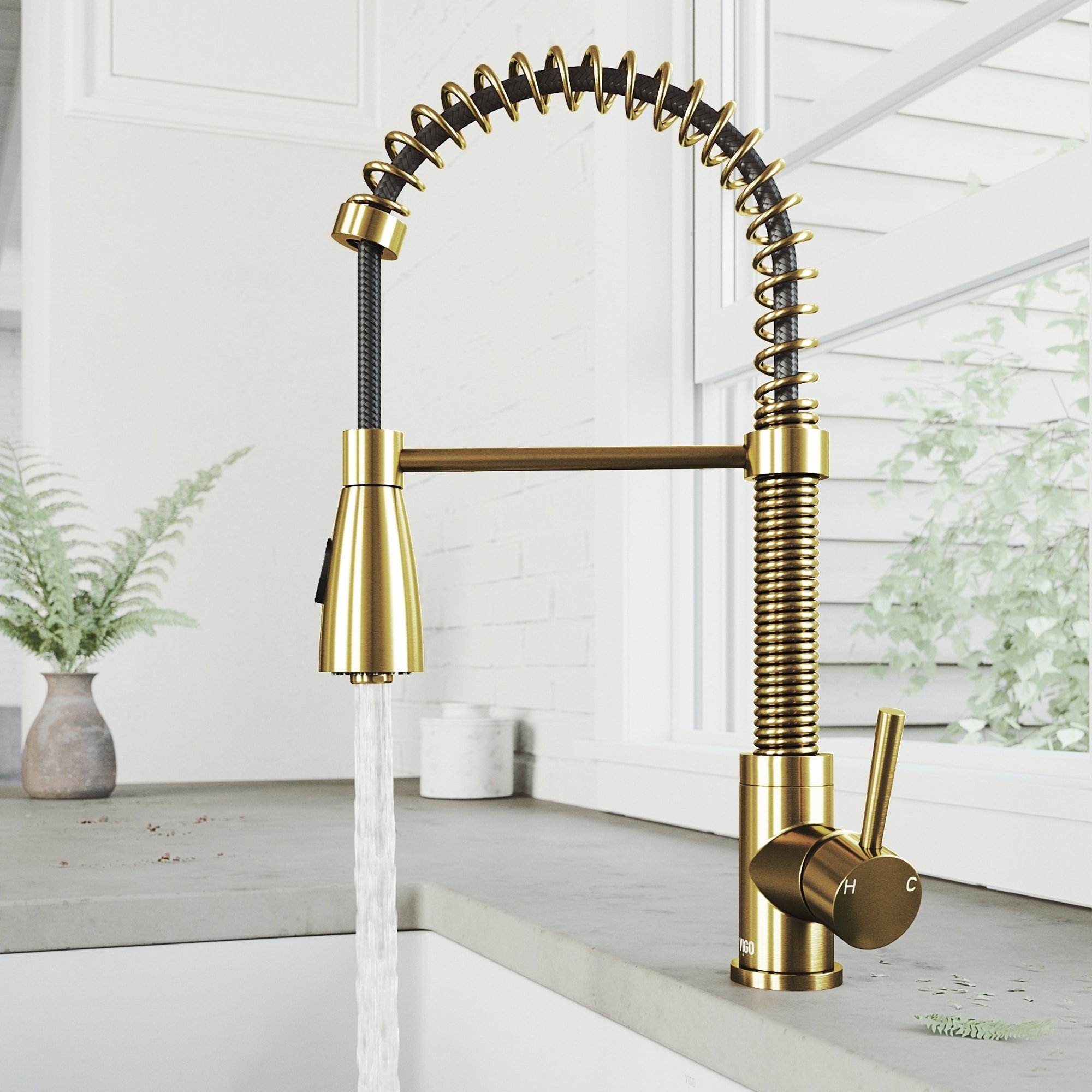Single Hole Single Handle Brant Pull Down Sprayer Kitchen Faucet In Matte Brushed Gold Overstock 30237162
