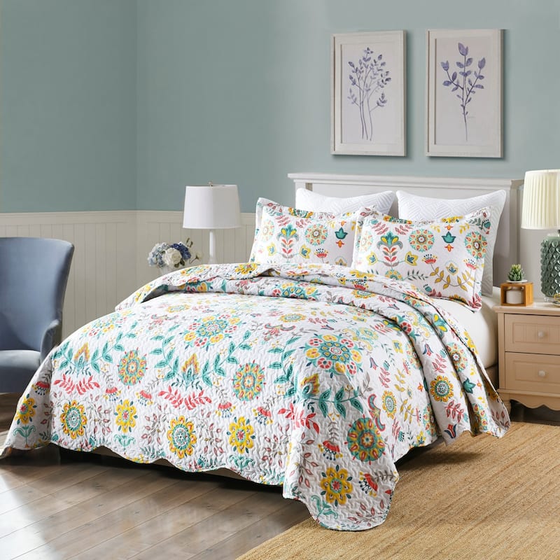 Boho Floral Lightweight Quilted Bedspread Set - Queen