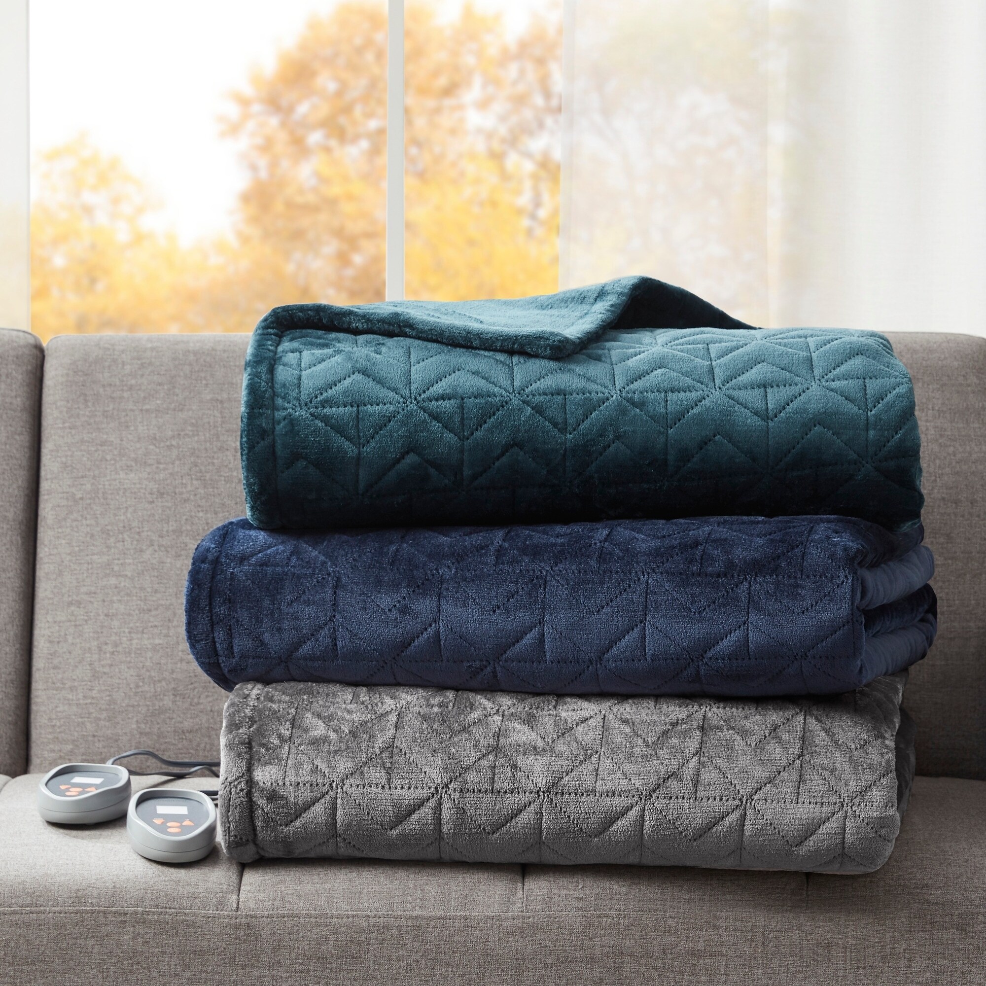Beautyrest Pinsonic Microlight Heated King Size Quilt in Teal (As Is Item)  - Bed Bath u0026 Beyond - 31633793