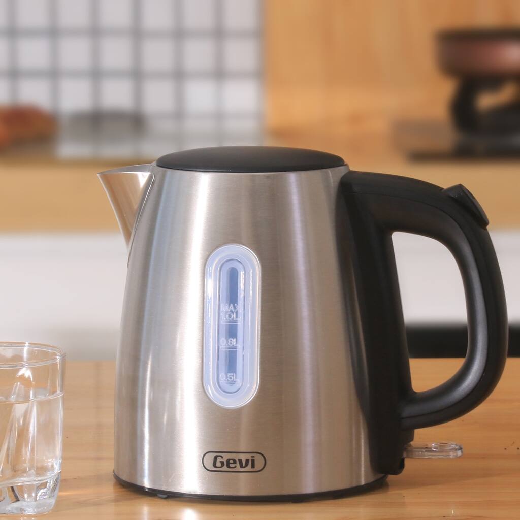 Electric kettle with Strix Control