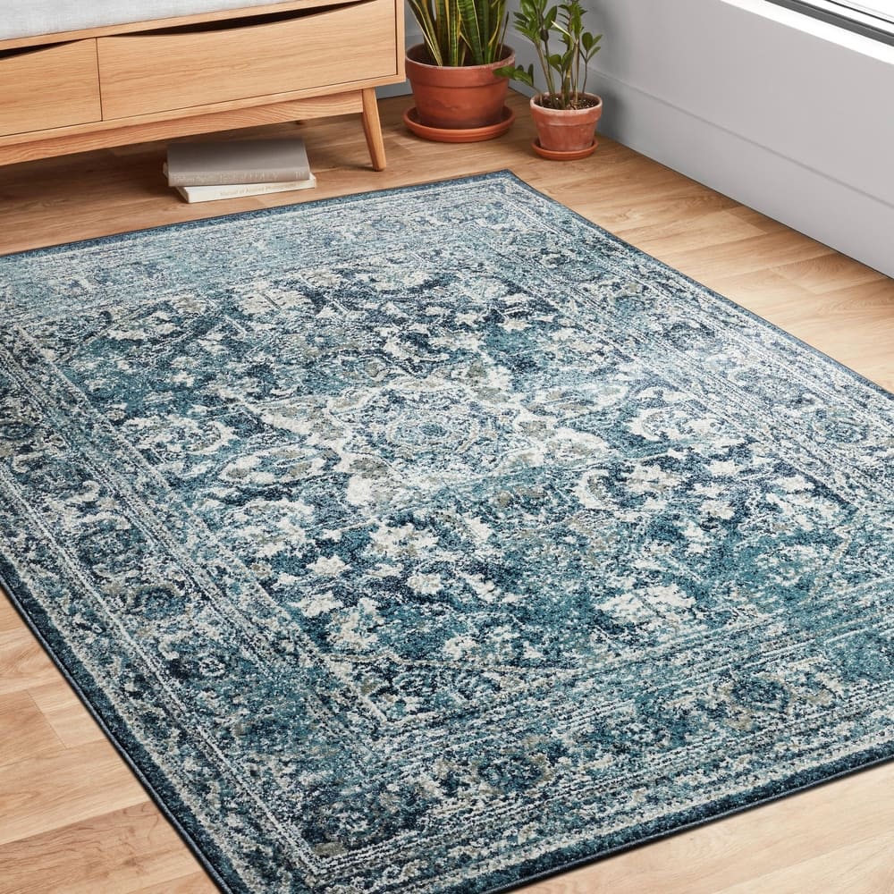 Alexander Home Bellagio Star Medallion Traditional Border Distressed Rug