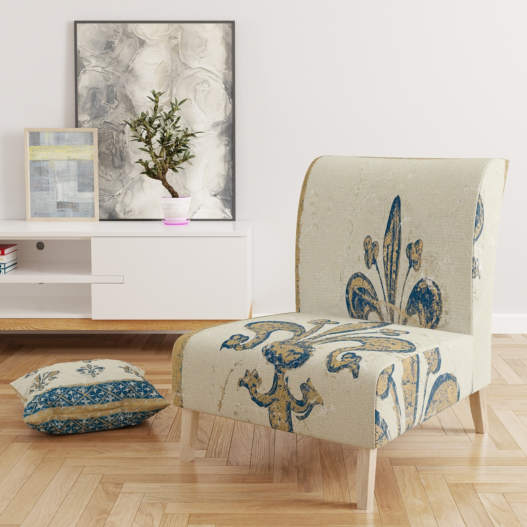 fleur de lis armchair