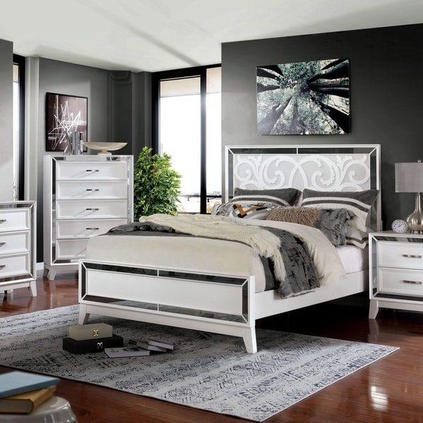 Furniture of America Poso Transitional White 2-piece Bed and Chest Set