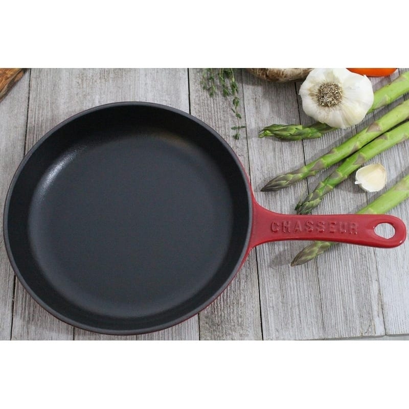 Chasseur Cast Iron Fry Pan with Cast Iron Handle, 10.5-inch, Red