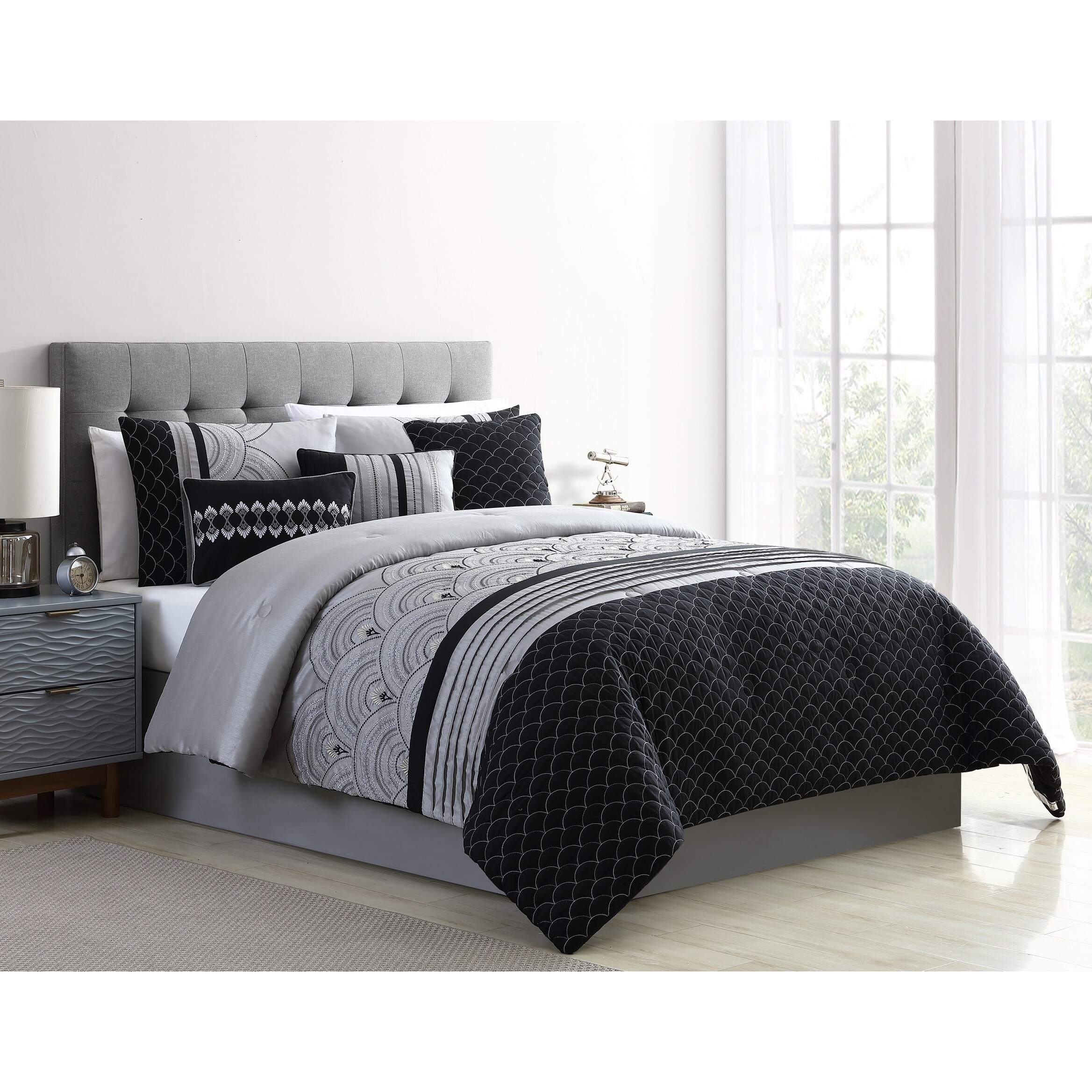 Shop Vcny Home Art Deco Metallic 7 Piece Comforter Set On Sale