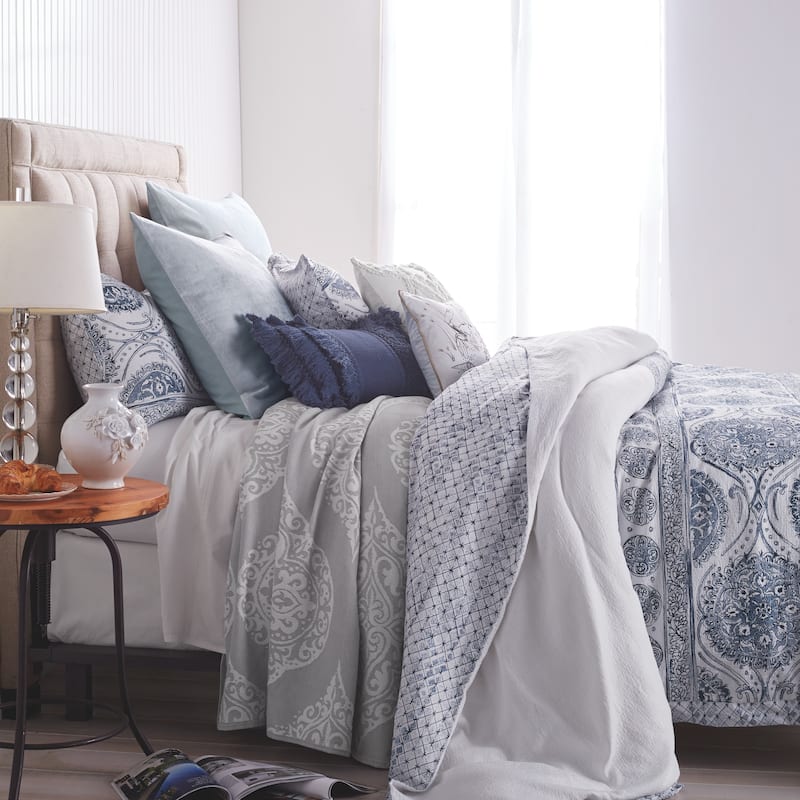 The Curated Nomad Fala Medallion Cotton Duvet Cover