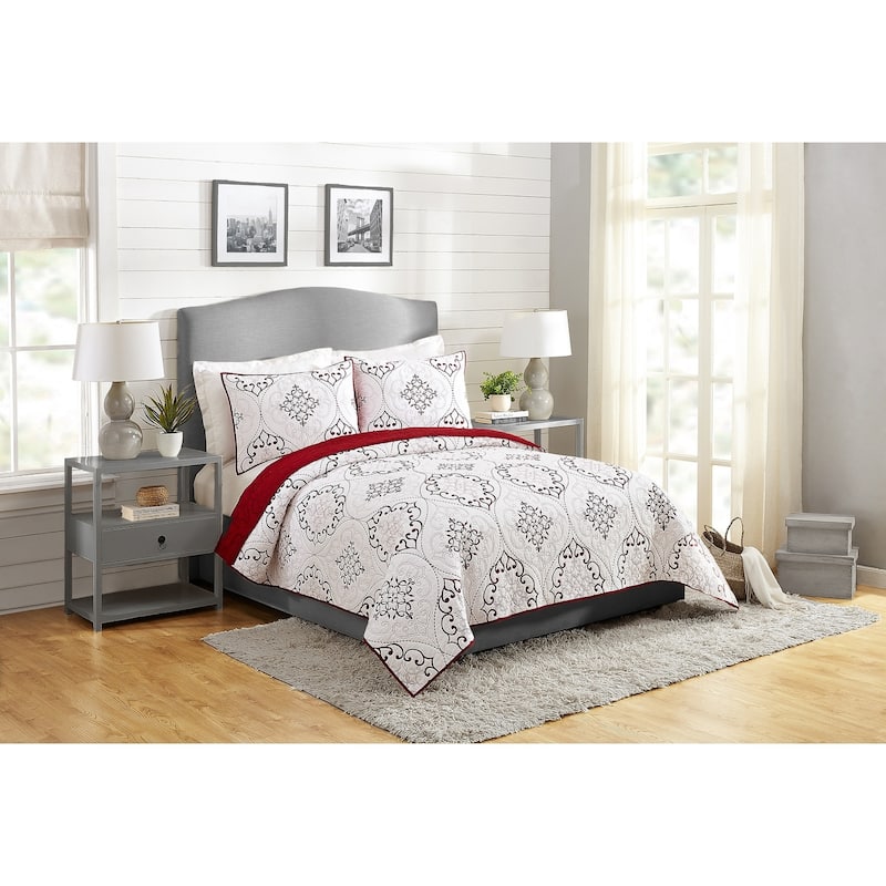 Modern Heirloom Chambers Quilt Set
