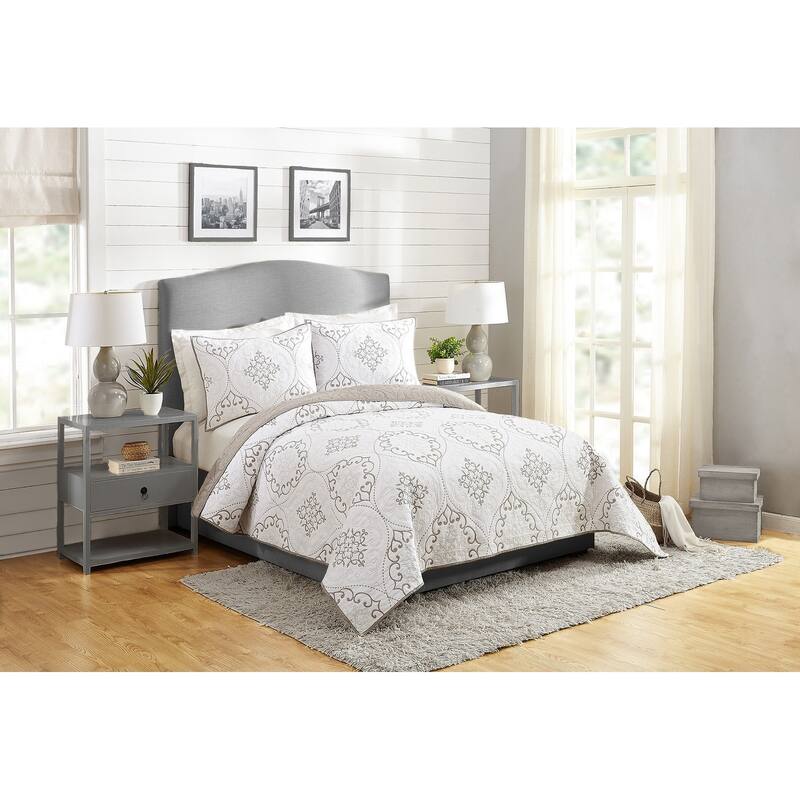 Modern Heirloom Chambers Quilt Set