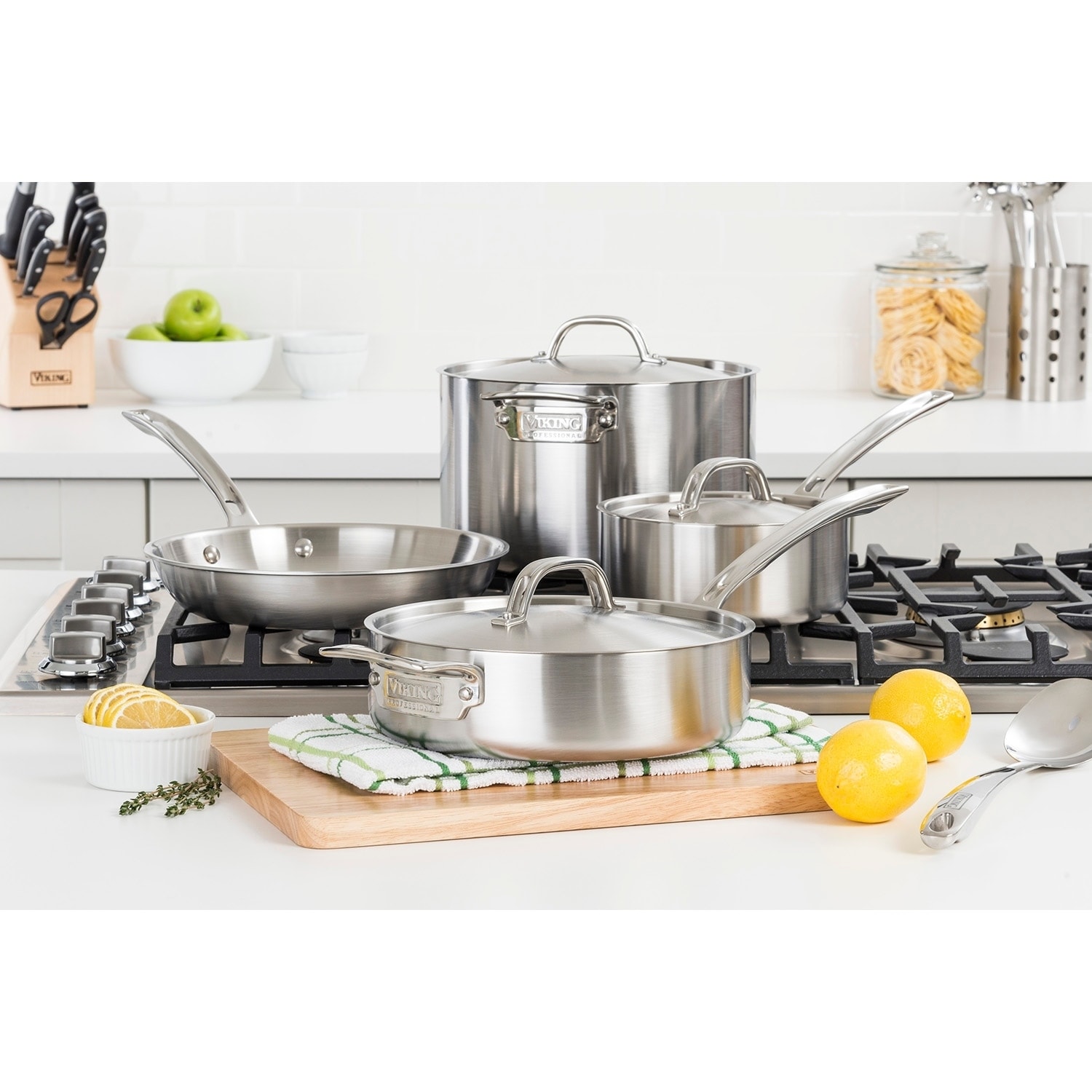 Viking Professional 5-Ply Stainless Steel Stockpot with Lid 8 Quart