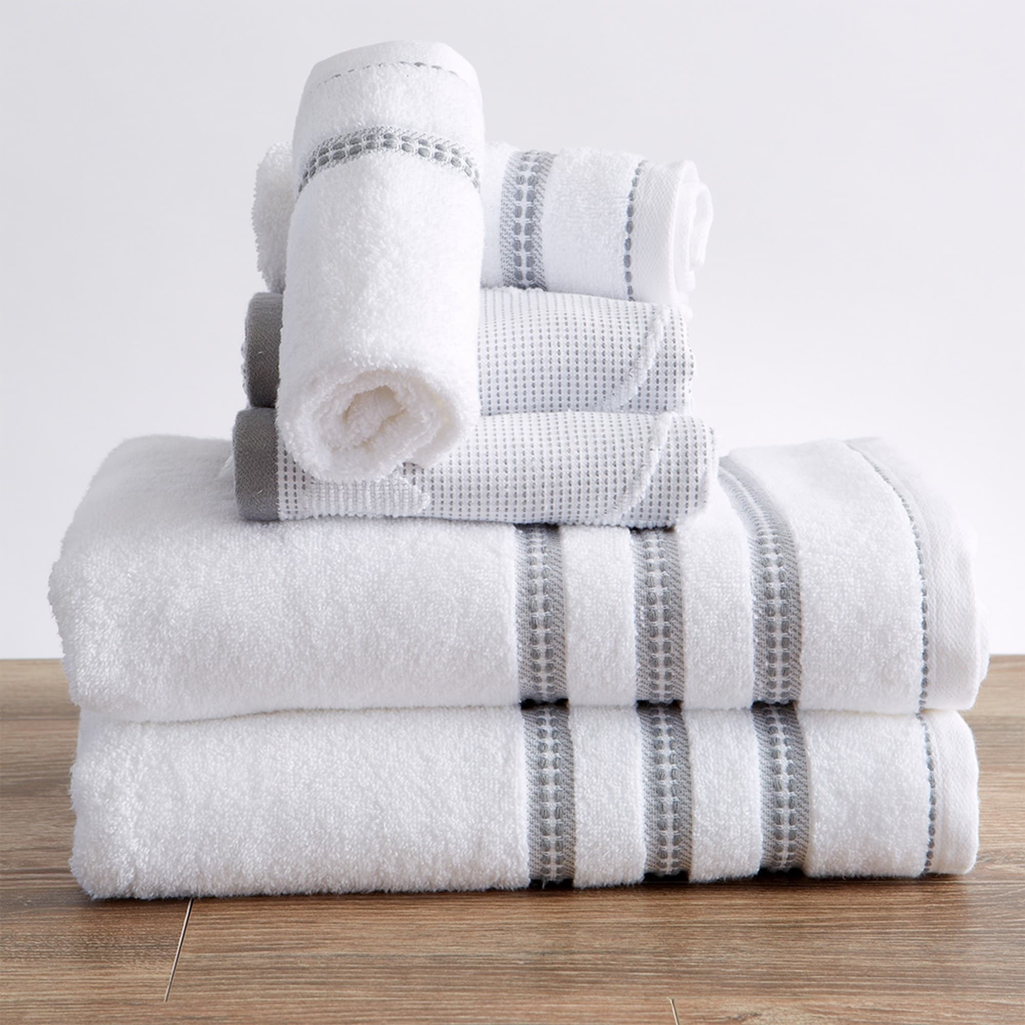 white bath towels with red trim