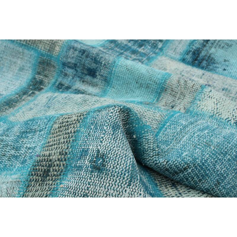 Hand-knotted Color Patchwork Turquoise Wool Rug - 6'11" x 9'9"