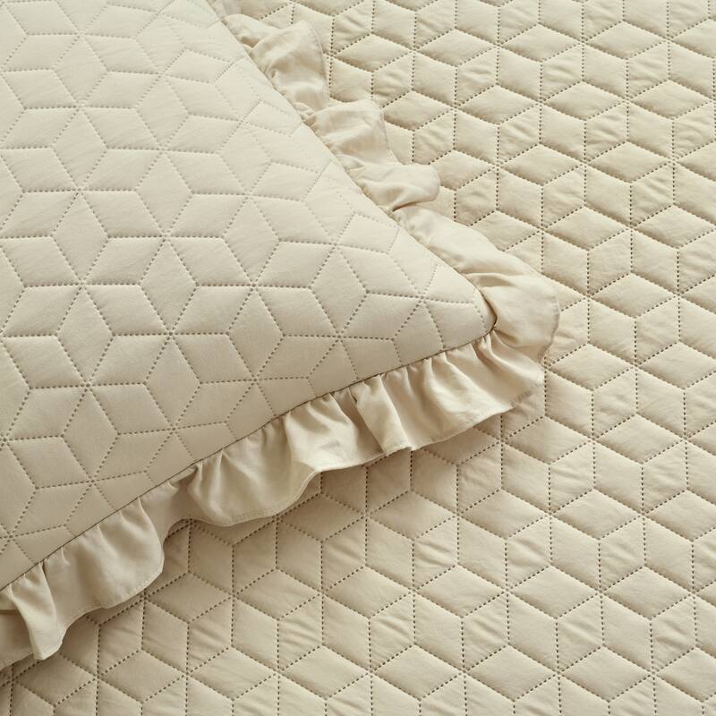 Lush Decor French Country Geo Ruffle Skirt 3-piece Bedspread Set