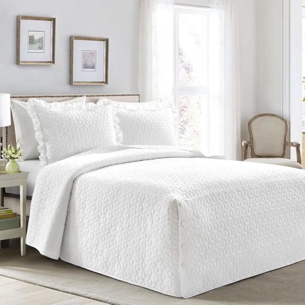 Lush Decor French Country Geo Ruffle Skirt 3-piece Bedspread Set