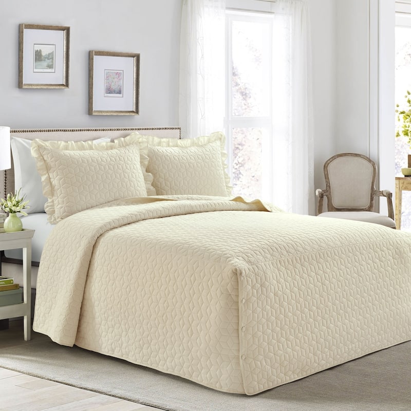 Lush Decor French Country Geo Ruffle Skirt 3-piece Bedspread Set