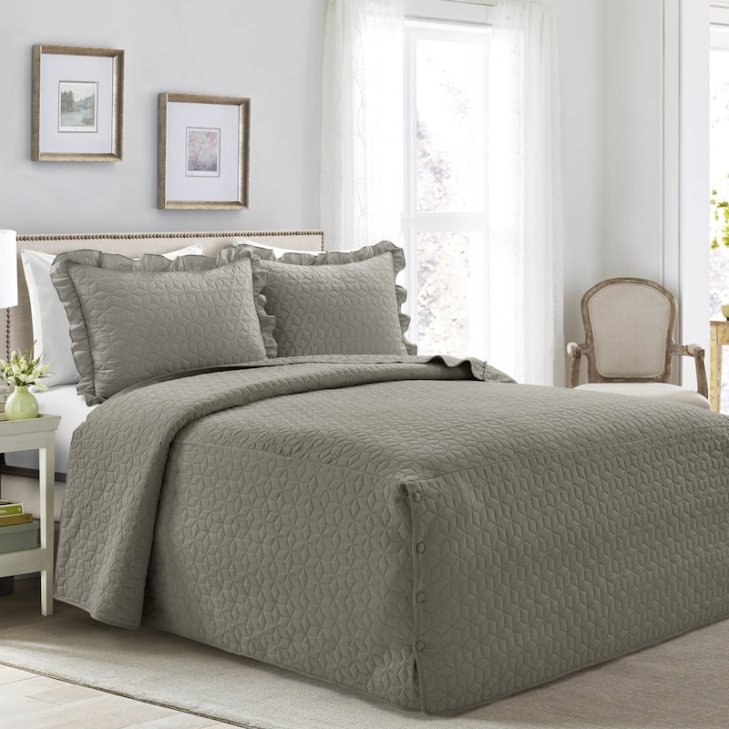 Lush Decor French Country Geo Ruffle Skirt 3-piece Bedspread Set