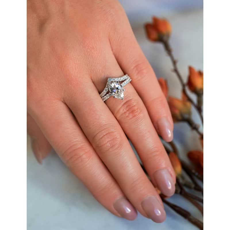 Annello by Kobelli 14k Gold 3 1/10ct TGW Pear Moissanite and Natural Diamond Chevron Band (V-Shaped) Bridal Set