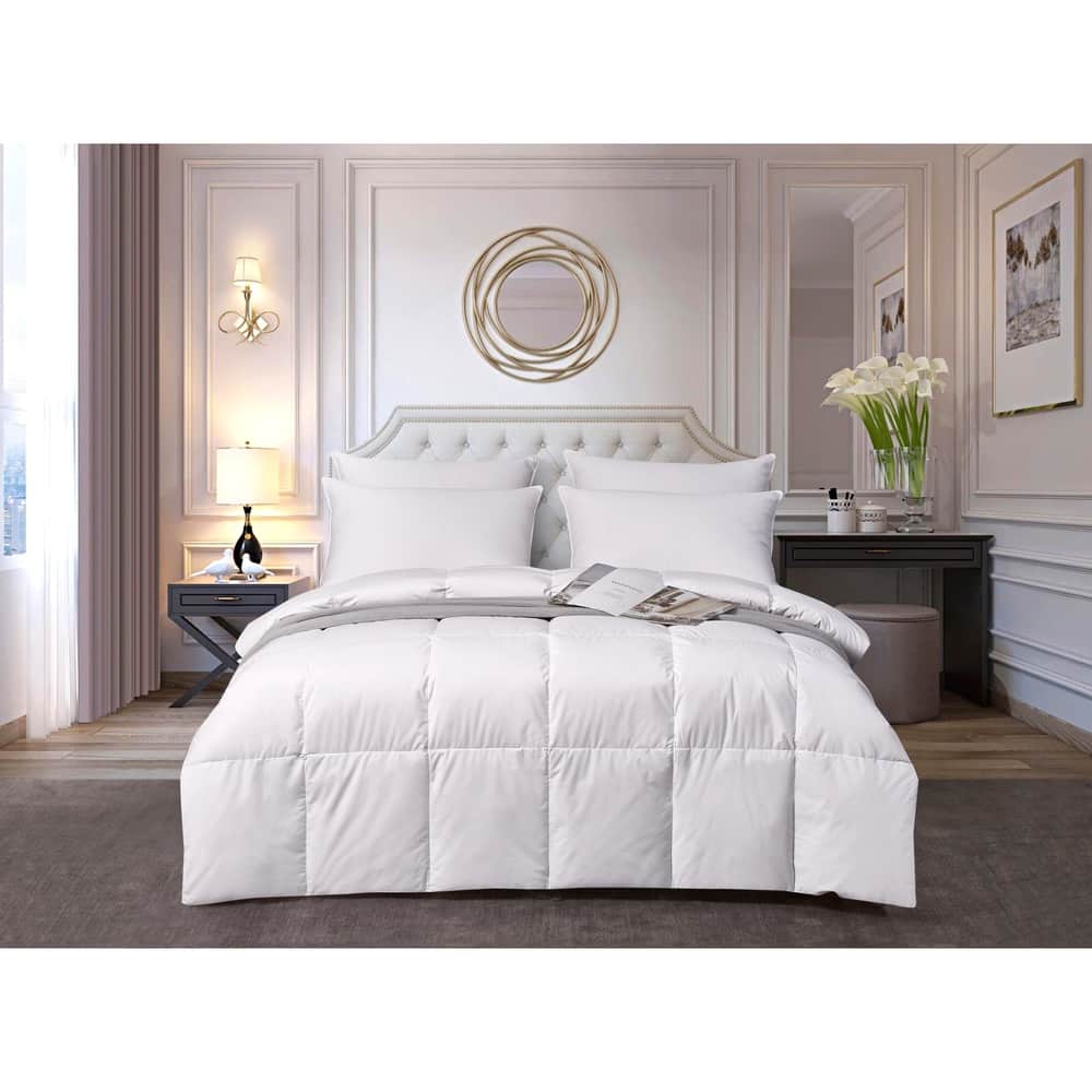 kathy ireland 330 Thread Count Light Warmth White Down Fiber Comforter