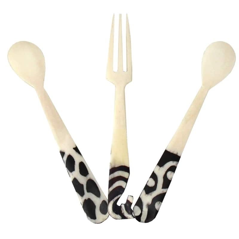Handmade Natural Bone Batiked Appetizer Set, 3-Piece (Kenya) - 2 Spoons, 1 Animal Design Fork