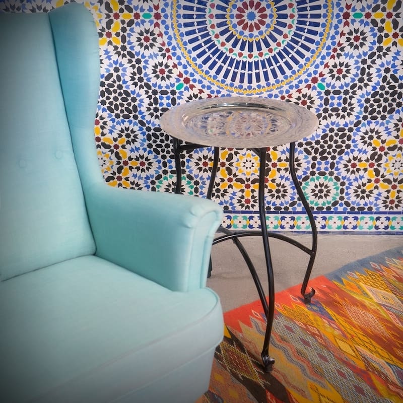 Moderne Moroccan Tray Table in Silver - 28" H x17" L x17 "W
