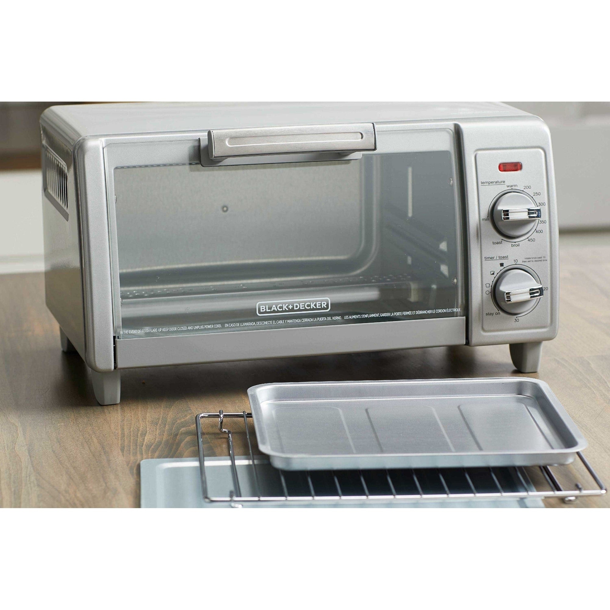 Silver TO1705SG BLACK+DECKER 4-Slice Toaster Oven with Easy Controls