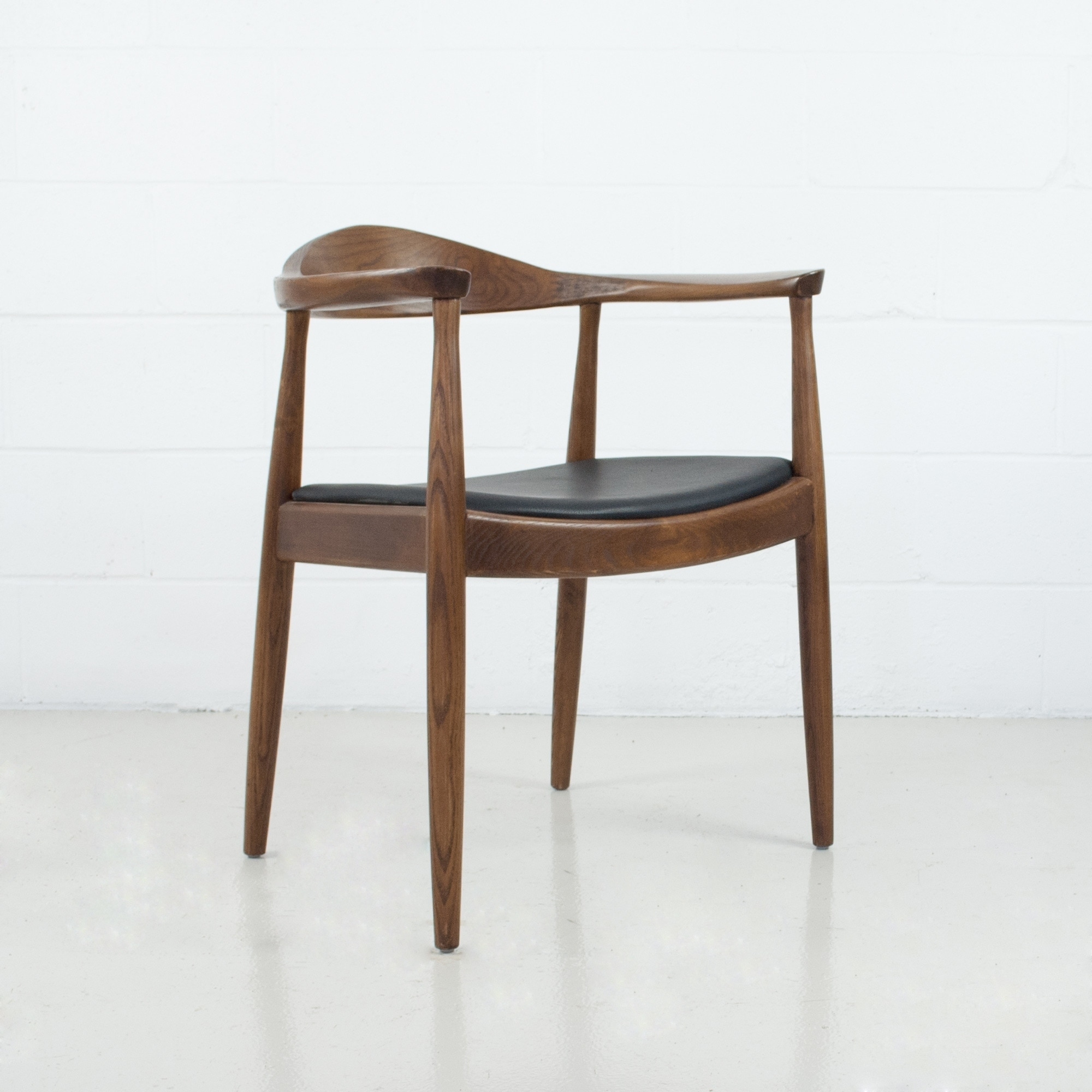 Round back wood online chair