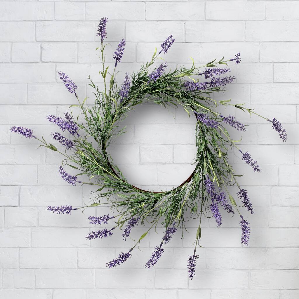 Plastic Lavender Wreath 20"
