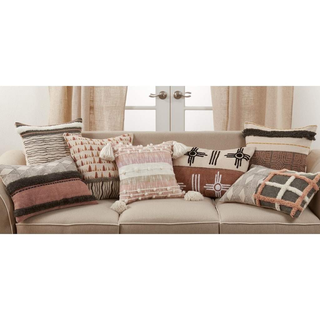 Modern Pillow With Printed and Tufted Design