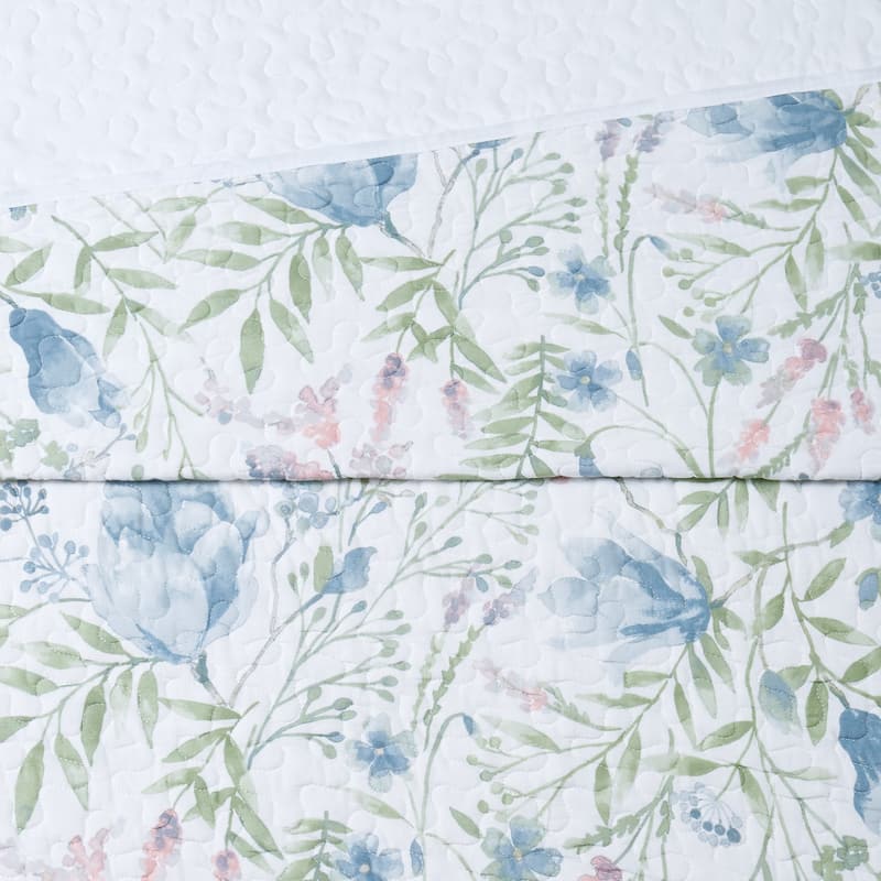 Cottage Classics Field Floral 3 Piece Quilt Set