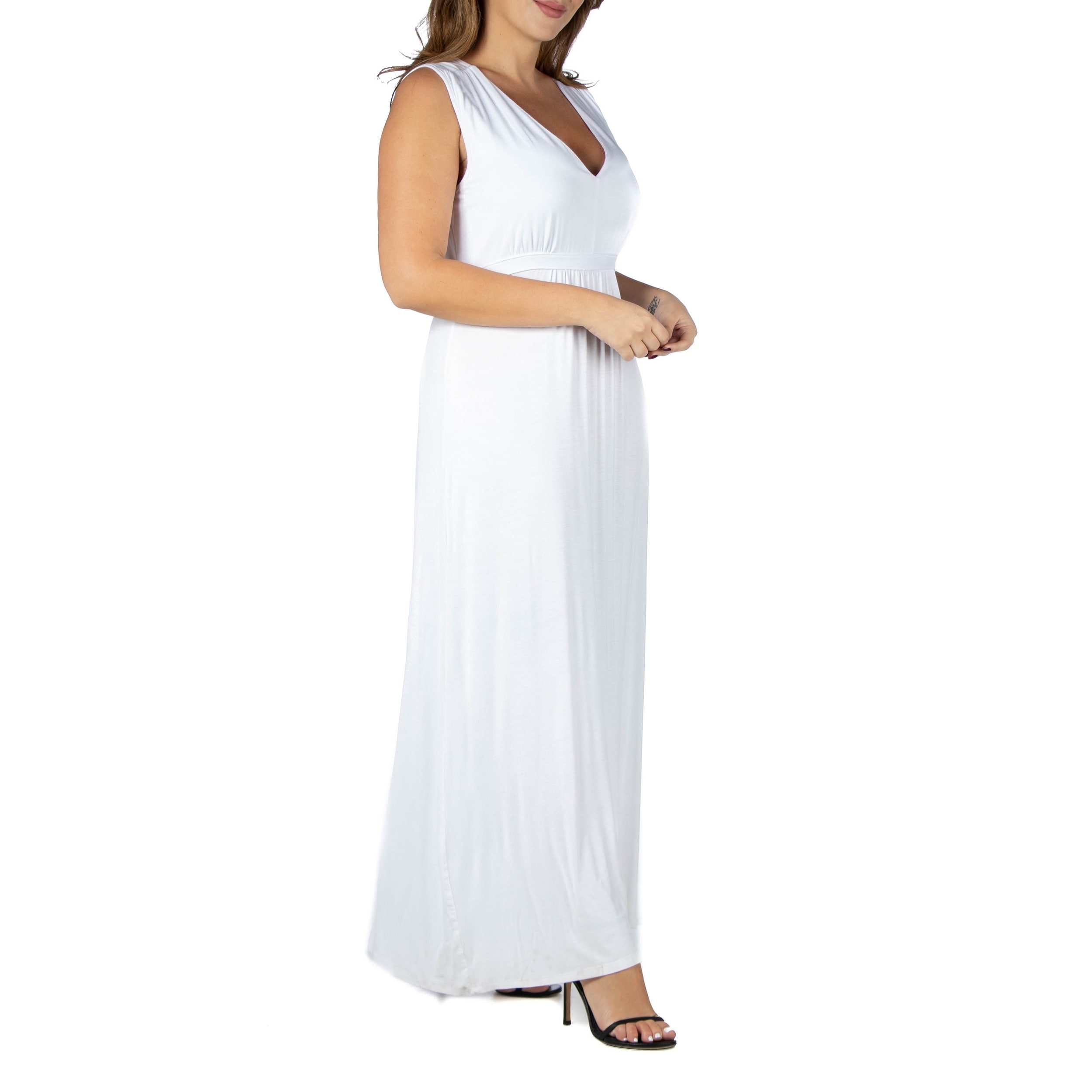 white sleeveless dress plus size
